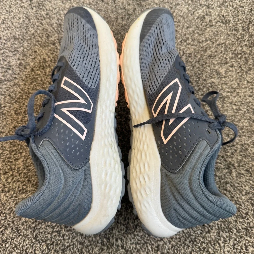 New Balance 520 Women’s Running Shoes Sneaker size 8